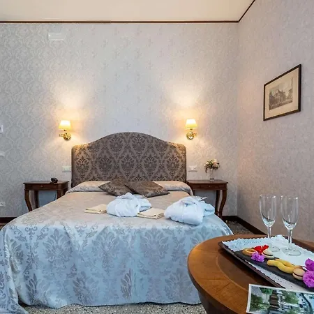 La Meridiana Otel Venedik-Lido